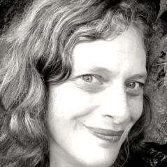 Frances Aron
